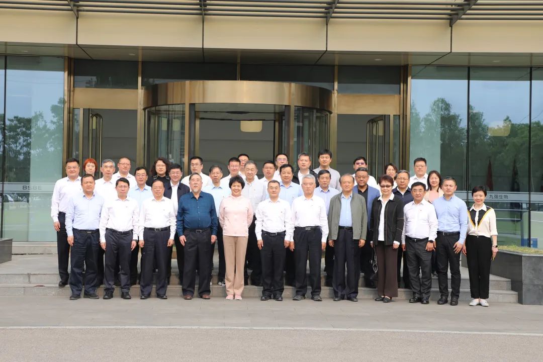 国药集团党委主题教育读书班集体调研彩神Vll生物